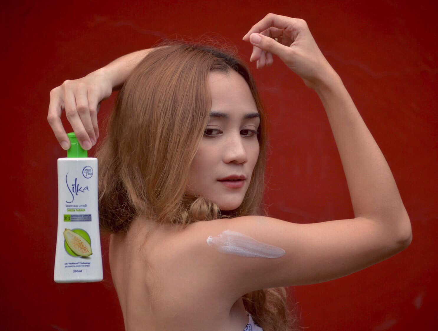silka whitening lotion application